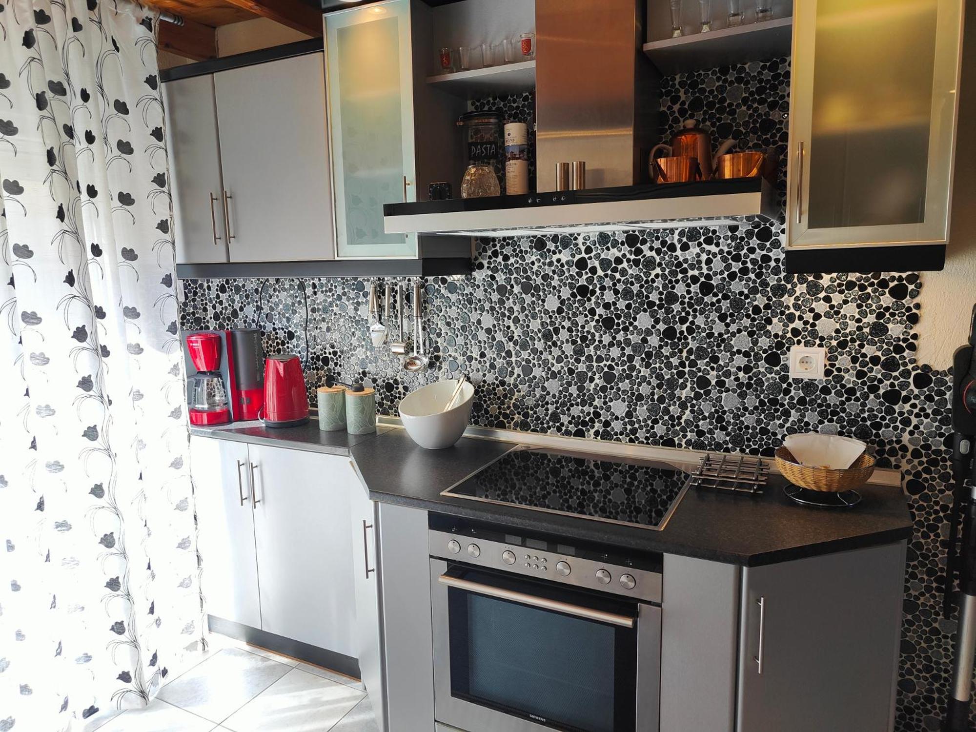 George'S Modern Apartment เนอาปลายา ภายนอก รูปภาพ